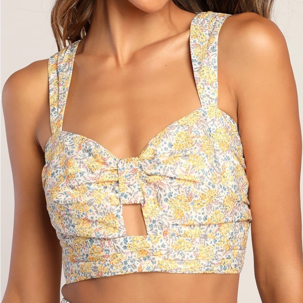 Lulu’s Midsummer Dreaming Yellow Floral Print Cutout Crop Top - Size M